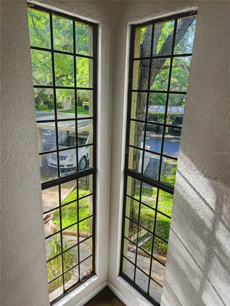 247 Los Prados Drive Safety Harbor FL 34695