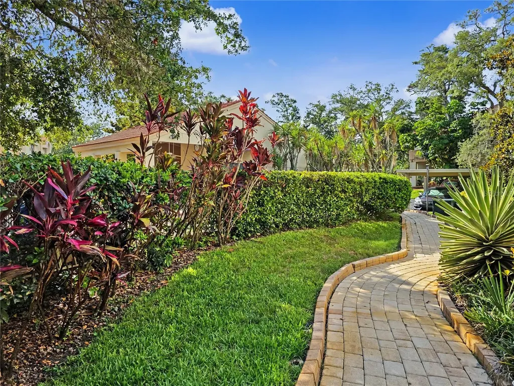 247 Los Prados Drive Safety Harbor FL 34695