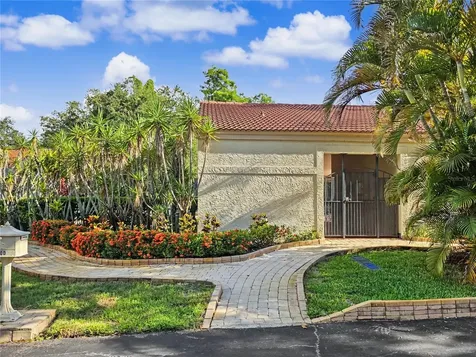 247 Los Prados Drive Safety Harbor FL 34695