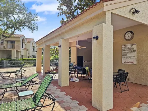 247 Los Prados Drive Safety Harbor FL 34695