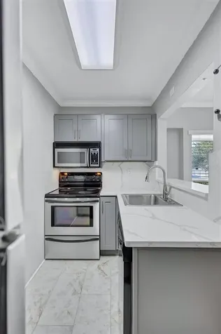 3232 S Macdill Avenue Tampa FL 33629