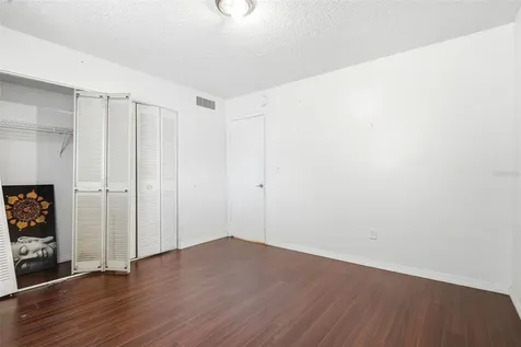 2868 N Powers Drive Orlando FL 32818