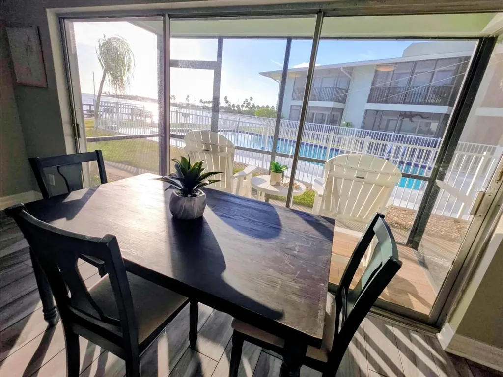 2566 Gary Circle Dunedin FL 34698