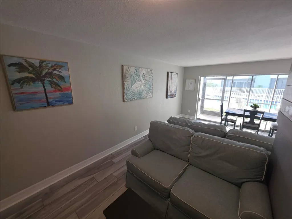 2566 Gary Circle Dunedin FL 34698