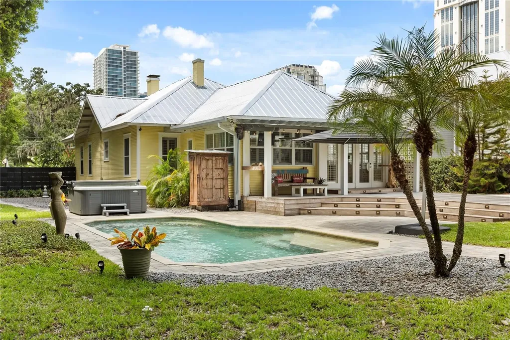 209 E Amelia Street Orlando FL 32801