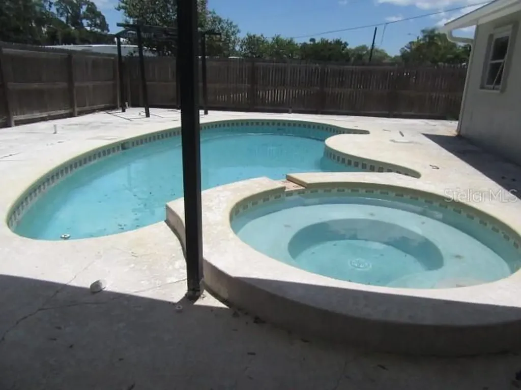 381 69th Street N Clearwater FL 33764