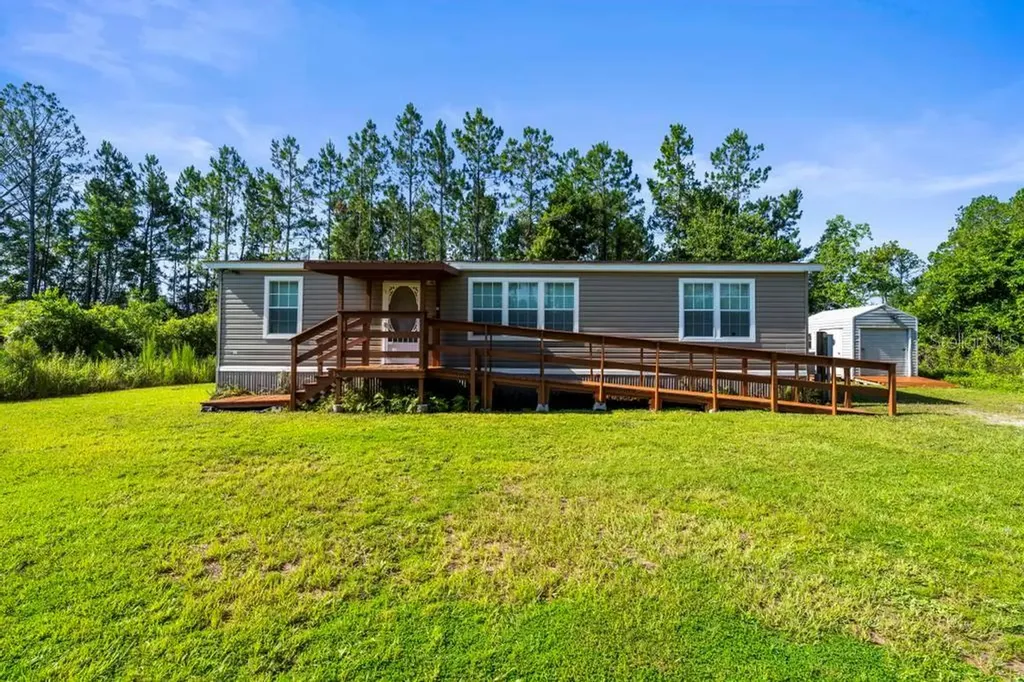 23400 Panther Road Astor FL 32102