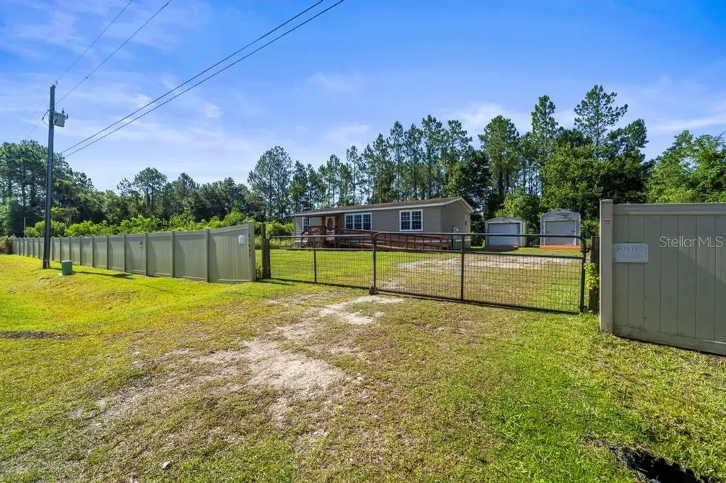 23400 Panther Road Astor FL 32102
