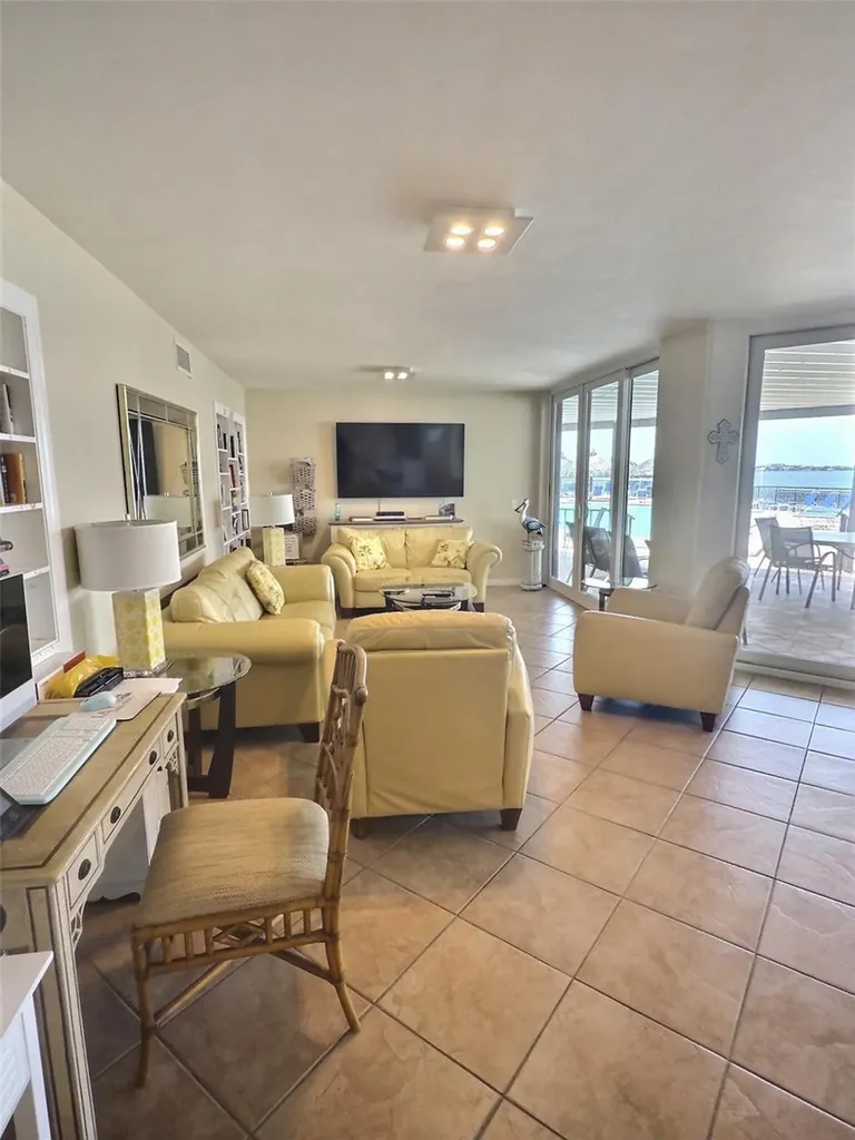5633 Puerta Del Sol Boulevard S St Petersburg FL 33715