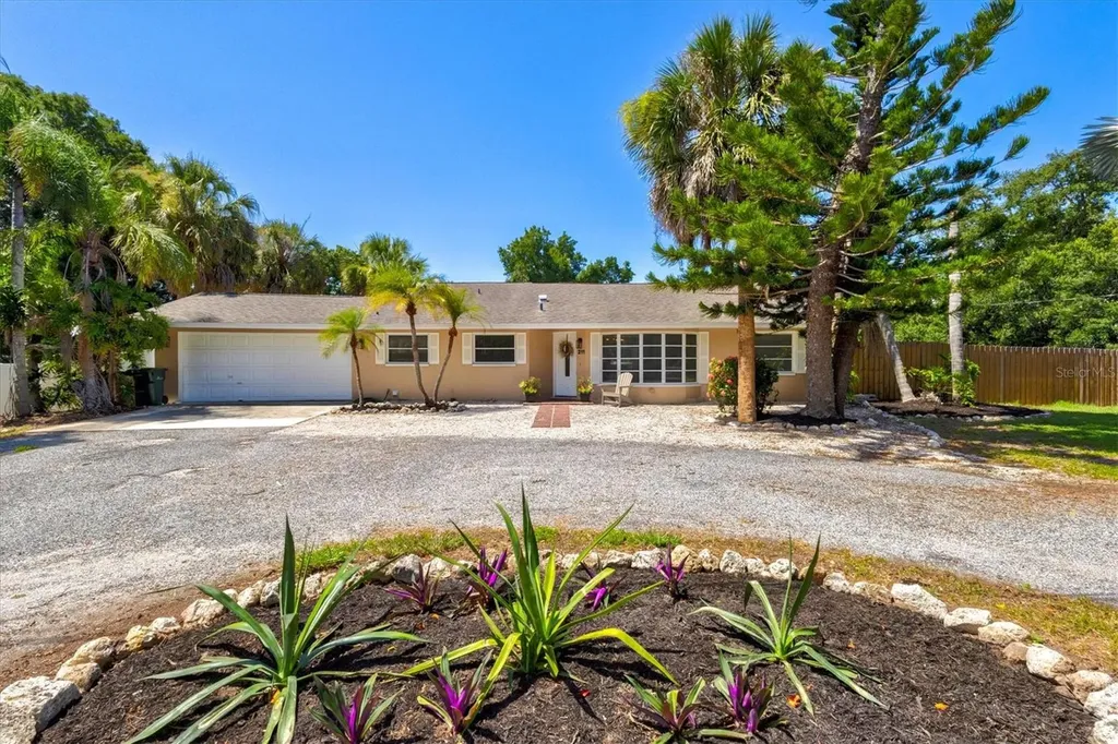 211 Avenida De Bahia Nokomis FL 34275