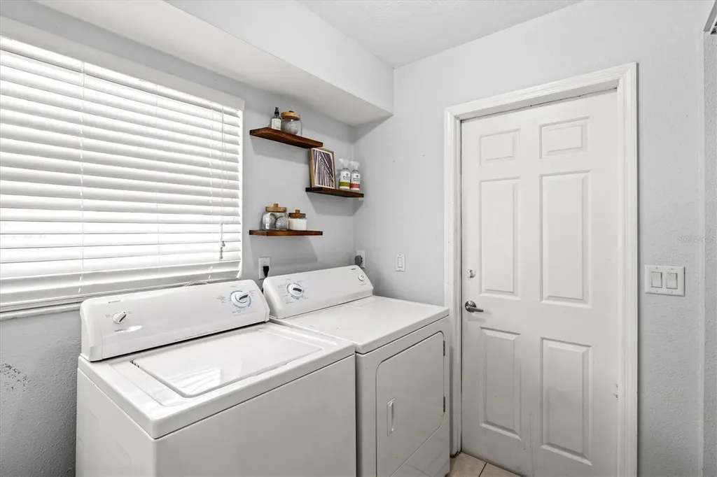211 Avenida De Bahia Nokomis FL 34275