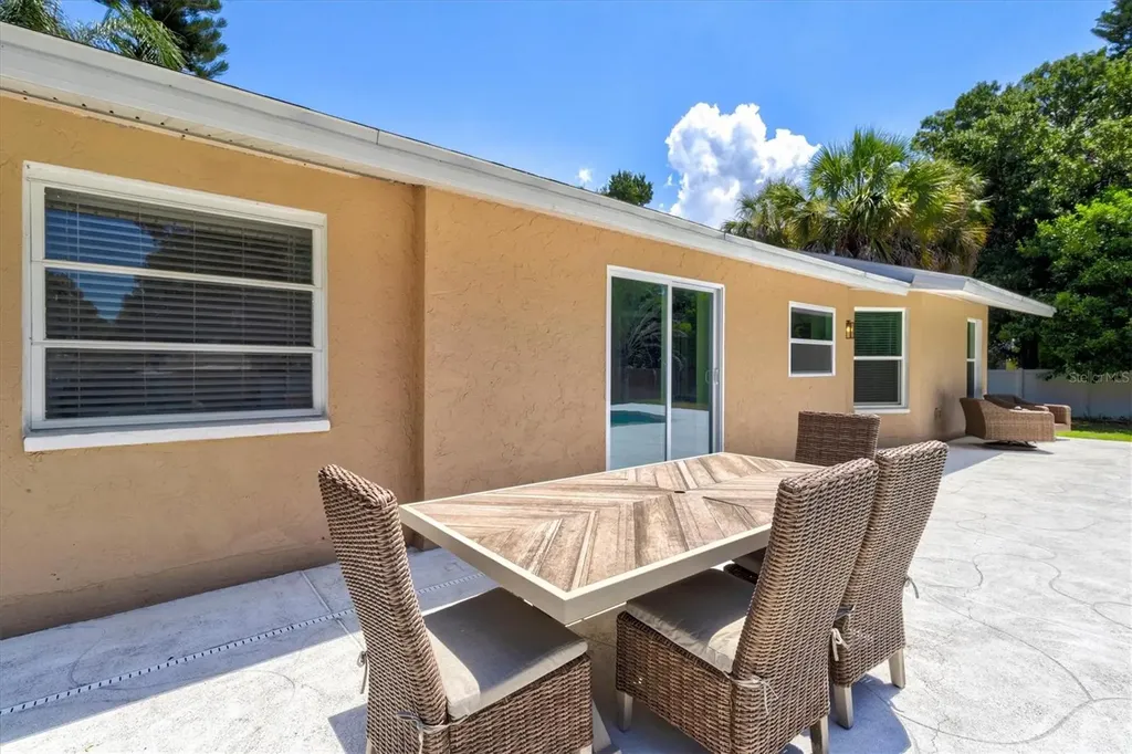211 Avenida De Bahia Nokomis FL 34275