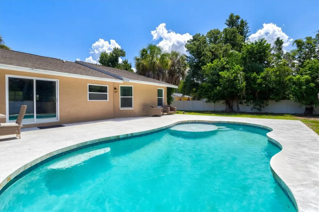 211 Avenida De Bahia Nokomis FL 34275