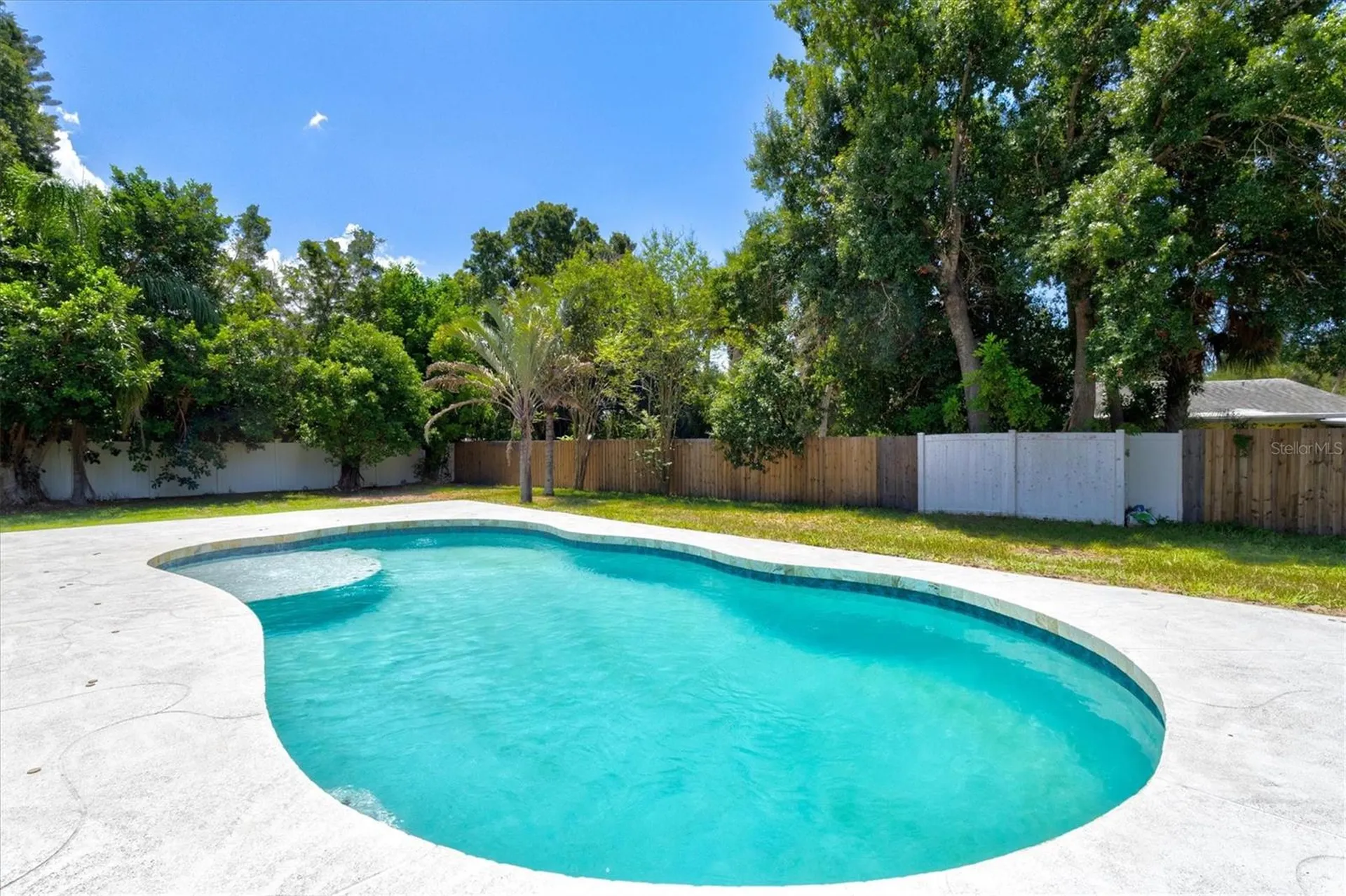 211 Avenida De Bahia Nokomis FL 34275