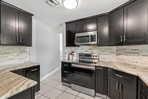 211 Avenida De Bahia Nokomis FL 34275