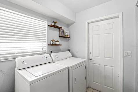 211 Avenida De Bahia Nokomis FL 34275