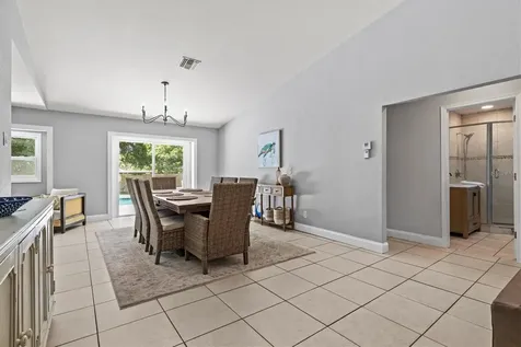 211 Avenida De Bahia Nokomis FL 34275