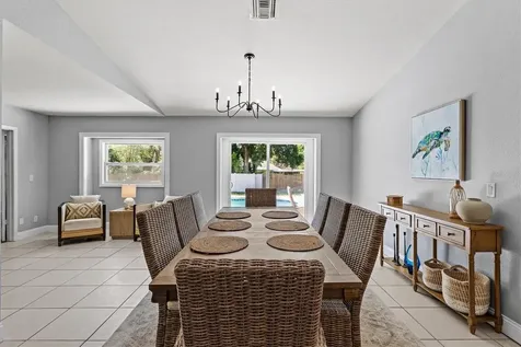 211 Avenida De Bahia Nokomis FL 34275