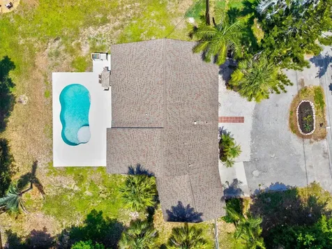 211 Avenida De Bahia Nokomis FL 34275