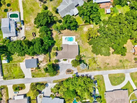211 Avenida De Bahia Nokomis FL 34275