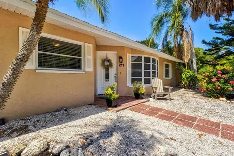 211 Avenida De Bahia Nokomis FL 34275
