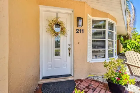211 Avenida De Bahia Nokomis FL 34275