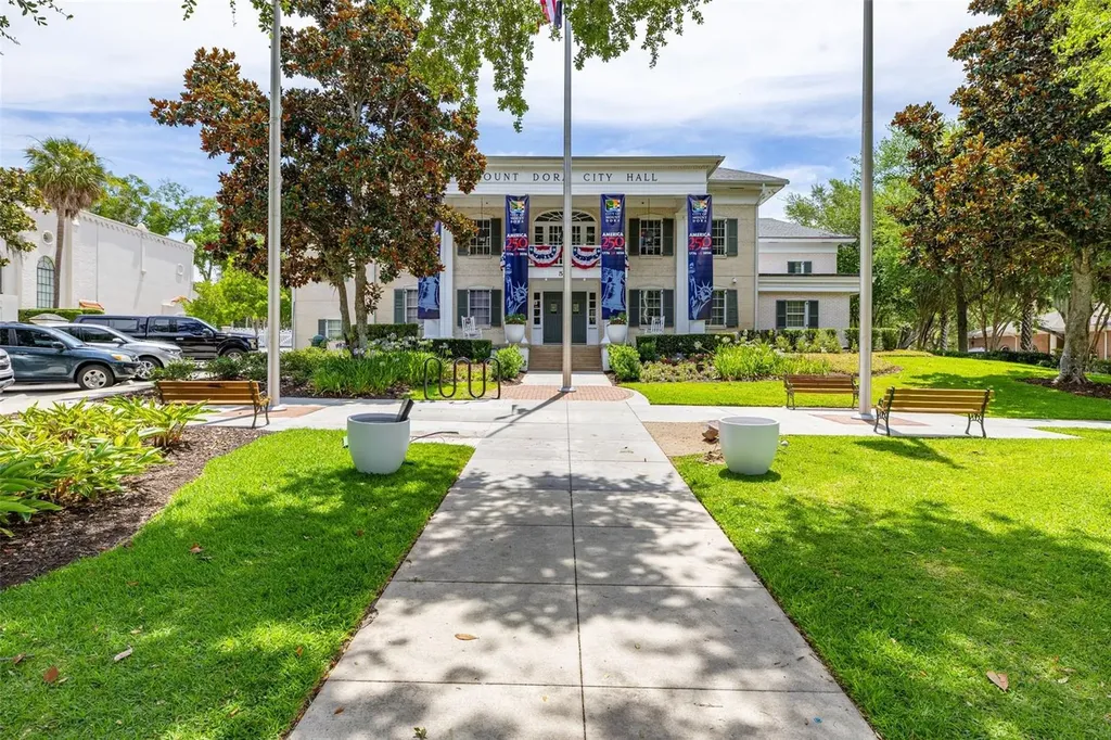 367 August Fern Loop Mount Dora FL 32757