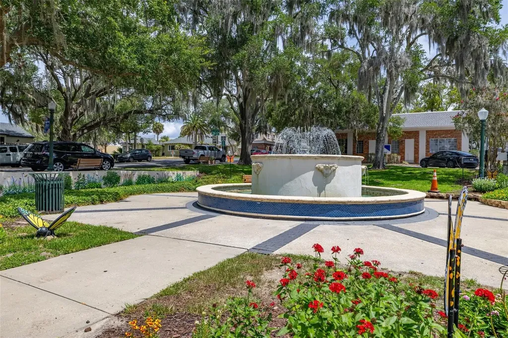 367 August Fern Loop Mount Dora FL 32757