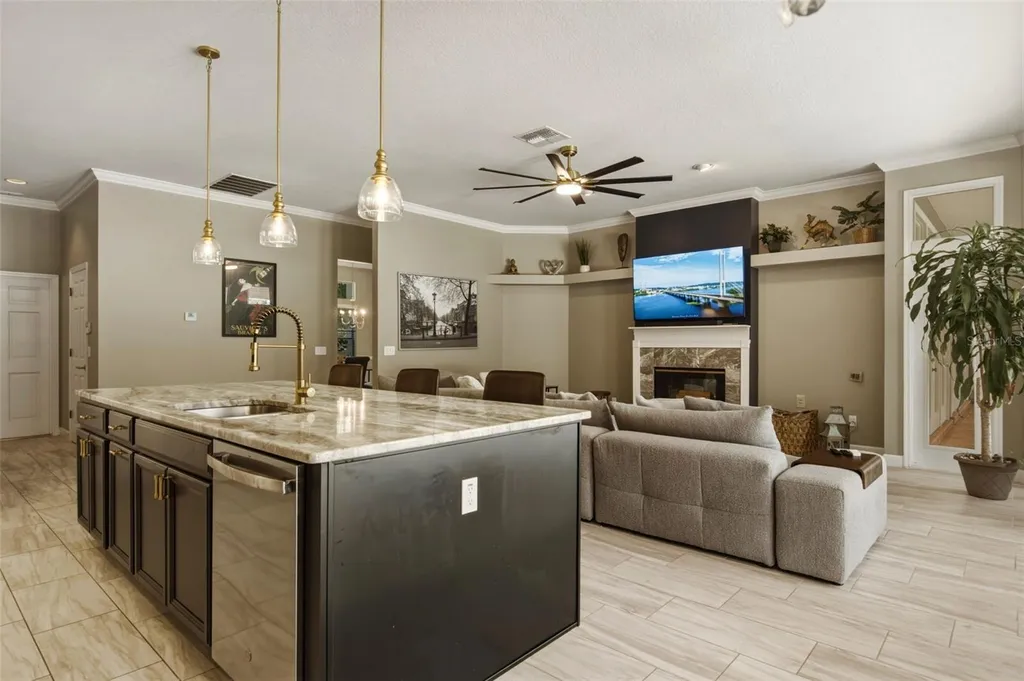 2260 Langley Circle Orlando FL 32835
