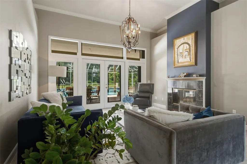 2260 Langley Circle Orlando FL 32835