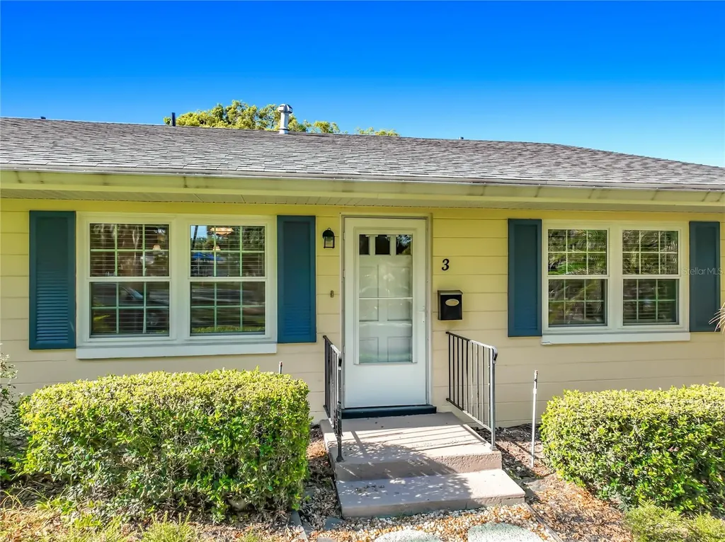 450 Liberty Avenue Mount Dora FL 32757