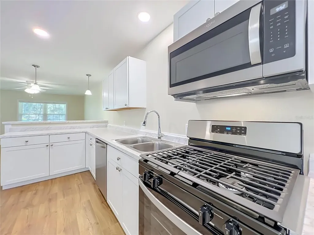 450 Liberty Avenue Mount Dora FL 32757