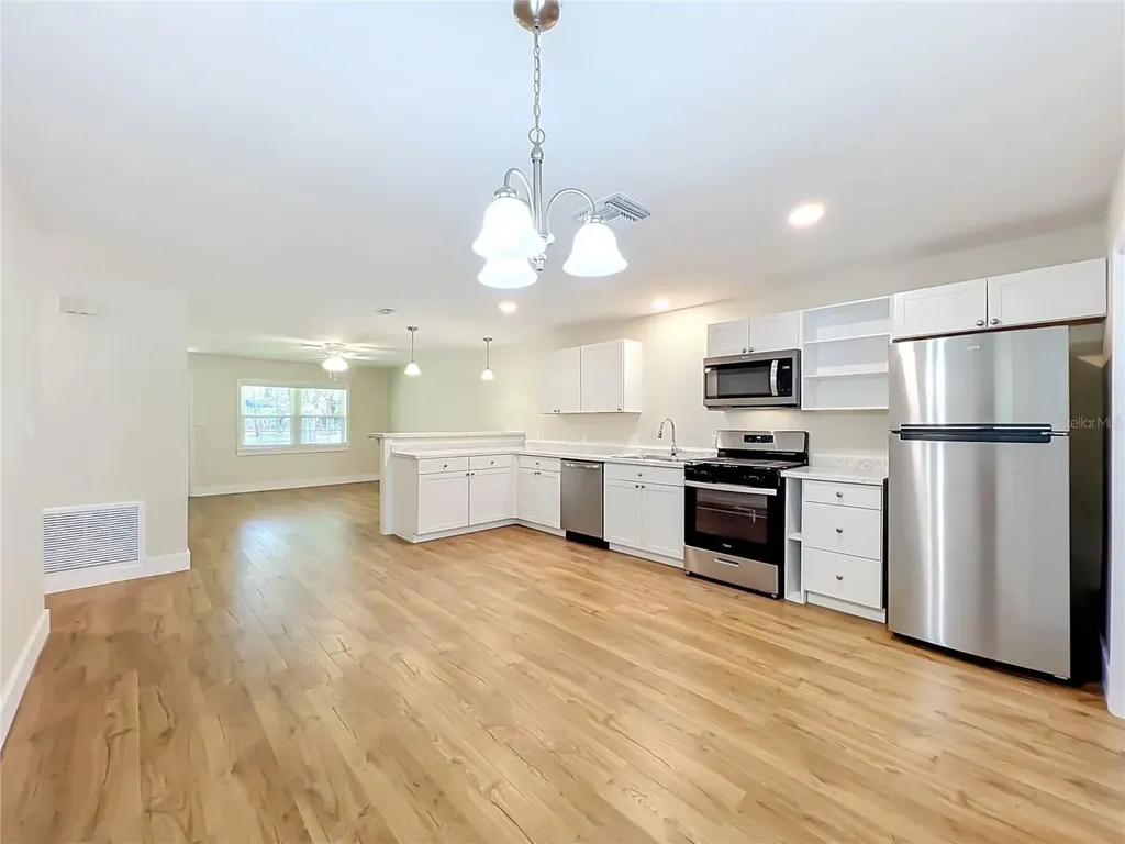 450 Liberty Avenue Mount Dora FL 32757
