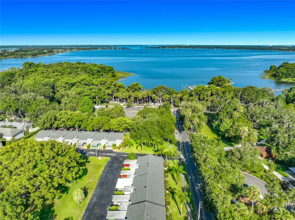 450 Liberty Avenue Mount Dora FL 32757