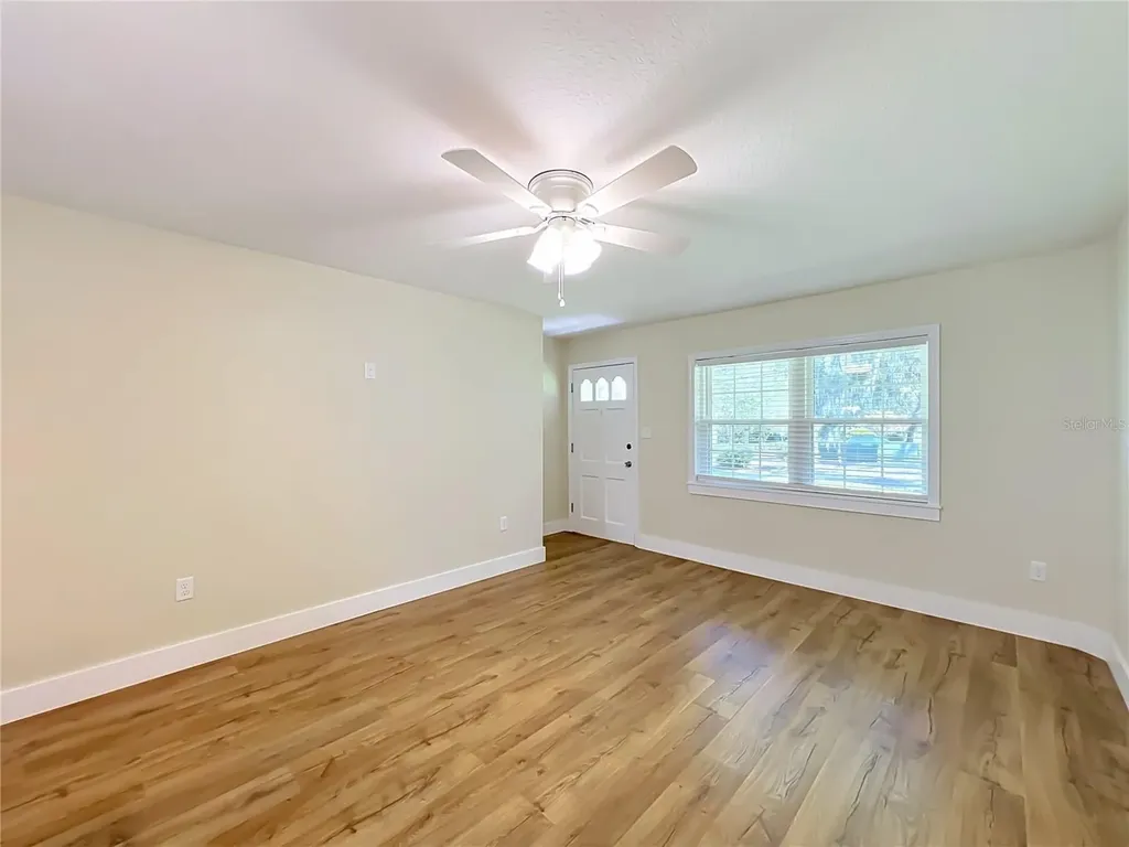 450 Liberty Avenue Mount Dora FL 32757
