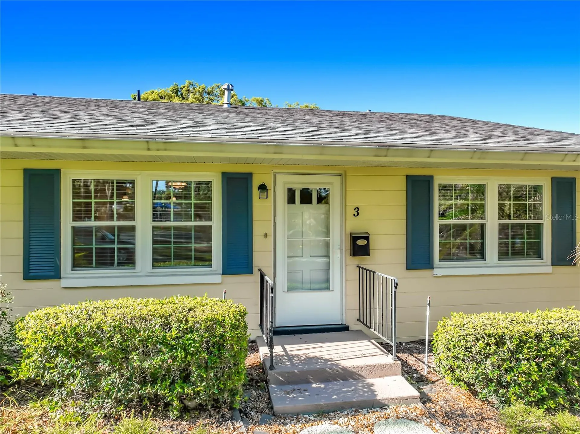 450 Liberty Avenue Mount Dora FL 32757