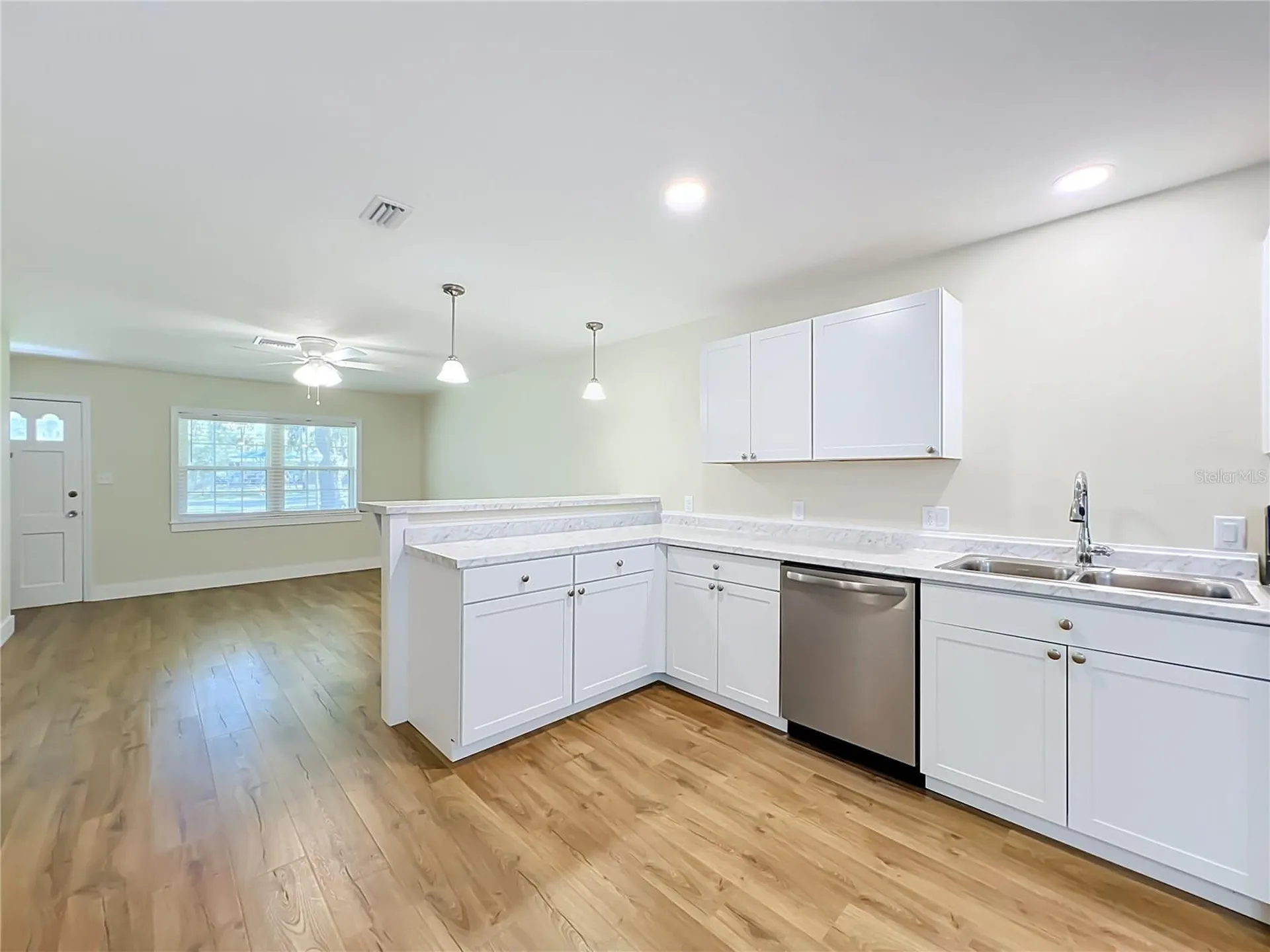 450 Liberty Avenue Mount Dora FL 32757