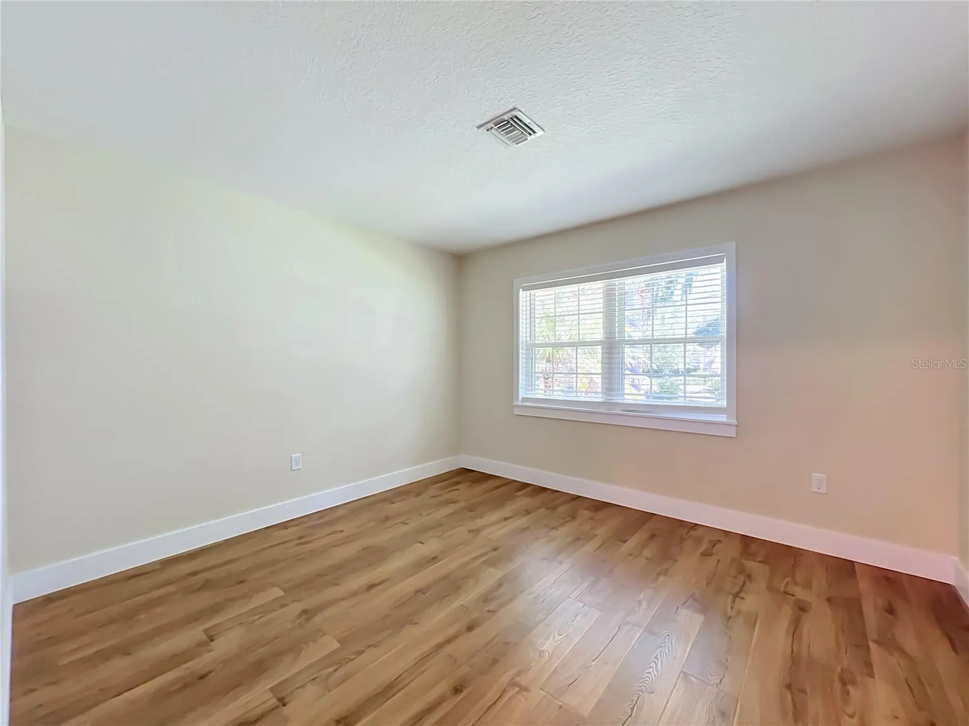 450 Liberty Avenue Mount Dora FL 32757