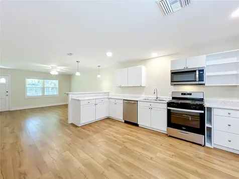450 Liberty Avenue Mount Dora FL 32757