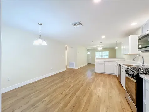 450 Liberty Avenue Mount Dora FL 32757