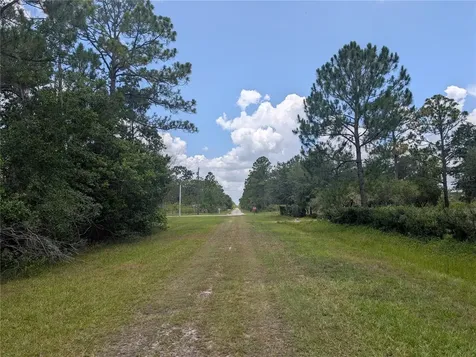 519 Camellia Drive Indian Lake Estates FL 33855