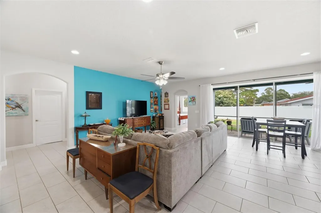 123 N Florida Avenue Tarpon Springs FL 34689
