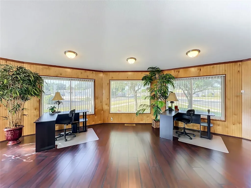 811 S Bay Street Eustis FL 32726