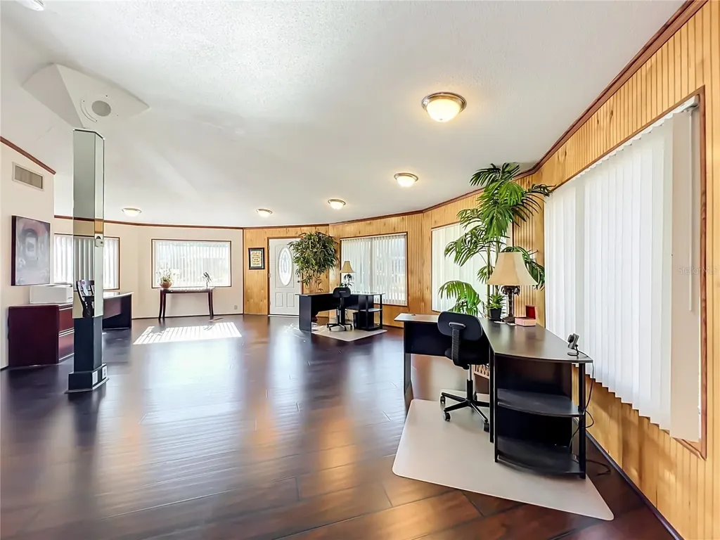 811 S Bay Street Eustis FL 32726