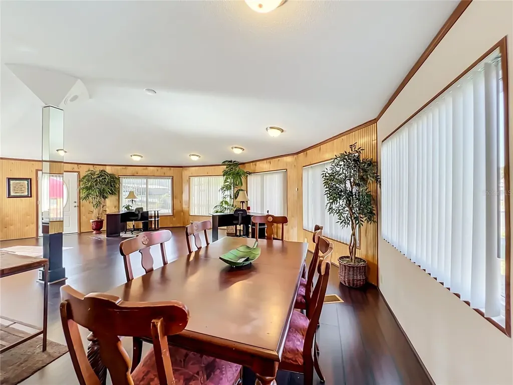 811 S Bay Street Eustis FL 32726