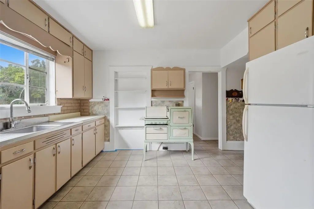 530 N Ridge Avenue Lake Alfred FL 33850