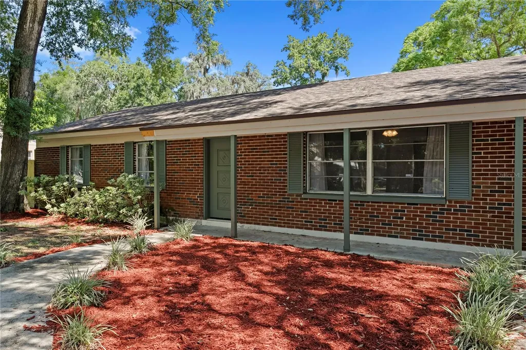 6928 Greenhill Place Tampa FL 33617
