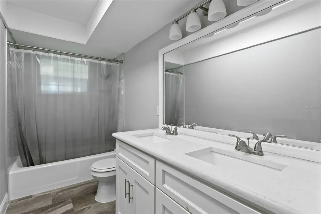 6928 Greenhill Place Tampa FL 33617