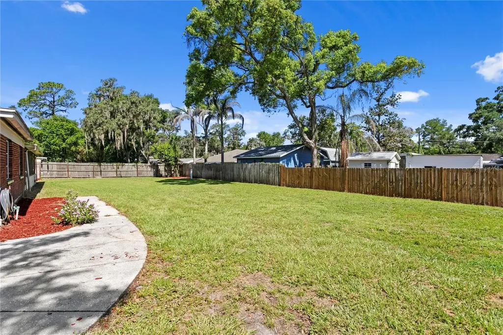 6928 Greenhill Place Tampa FL 33617
