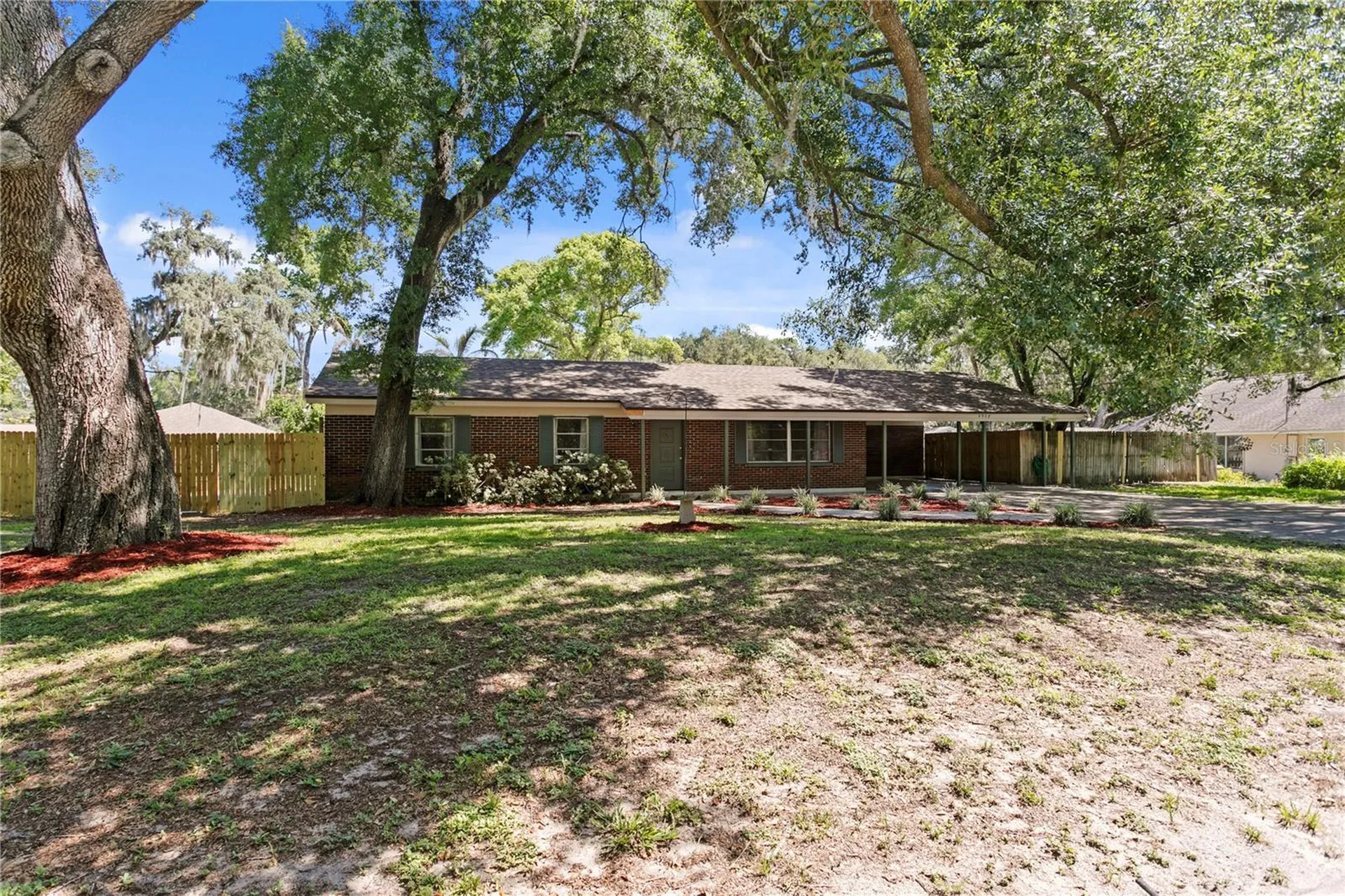 6928 Greenhill Place Tampa FL 33617